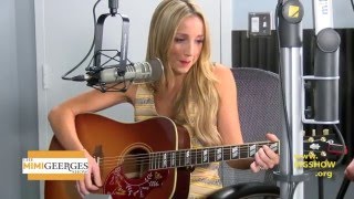 Country Music Star Ashley Monroe Sings &quot;Like A Rose&quot;