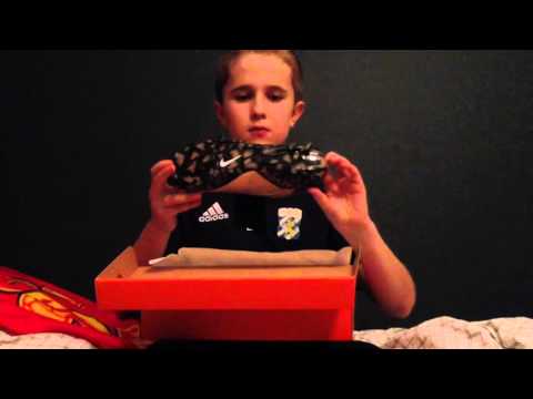 •Unboxing of my new Hypervenom 2 bronze •