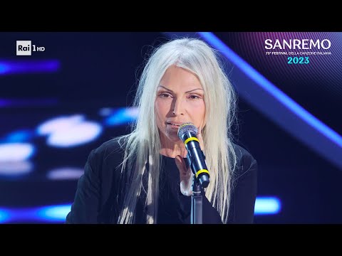 Sanremo 2023 - Anna Oxa canta 'Sali'