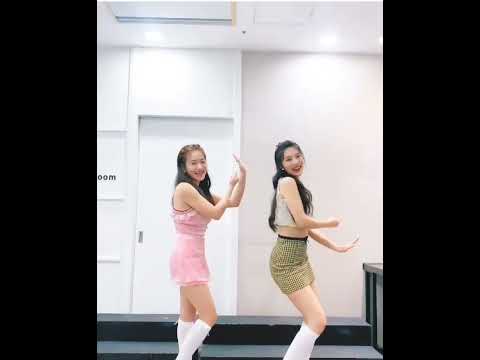 Red Velvet Yeri and Joy Queendom Dance Challenge