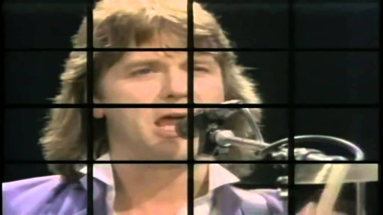 Asia - Heat Of The Moment (Video) - YouTube