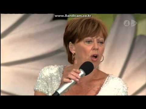 Lill Lindfors - Rus (Live @ Lotta På Liseberg 2011)