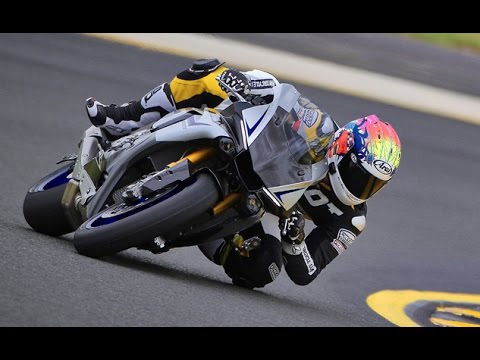 2015 Yamaha YZF-R1/YZF-R1M First Ride Review