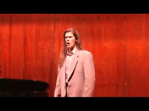 Oliver Pürckhauer sings Despierta Negro.