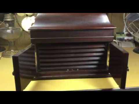 Victor table Victrola with lid, the VV-IX