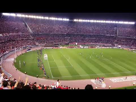"UN MINUTO DE SILENCIO... / River Plate vs Racing Club / Copa Libertadores 2018" Barra: Los Borrachos del Tablón • Club: River Plate