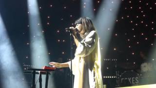Foxes - Shaking Heads/ Feet Don't Fail Me Now (HD) - Roundhouse - 04.03.16