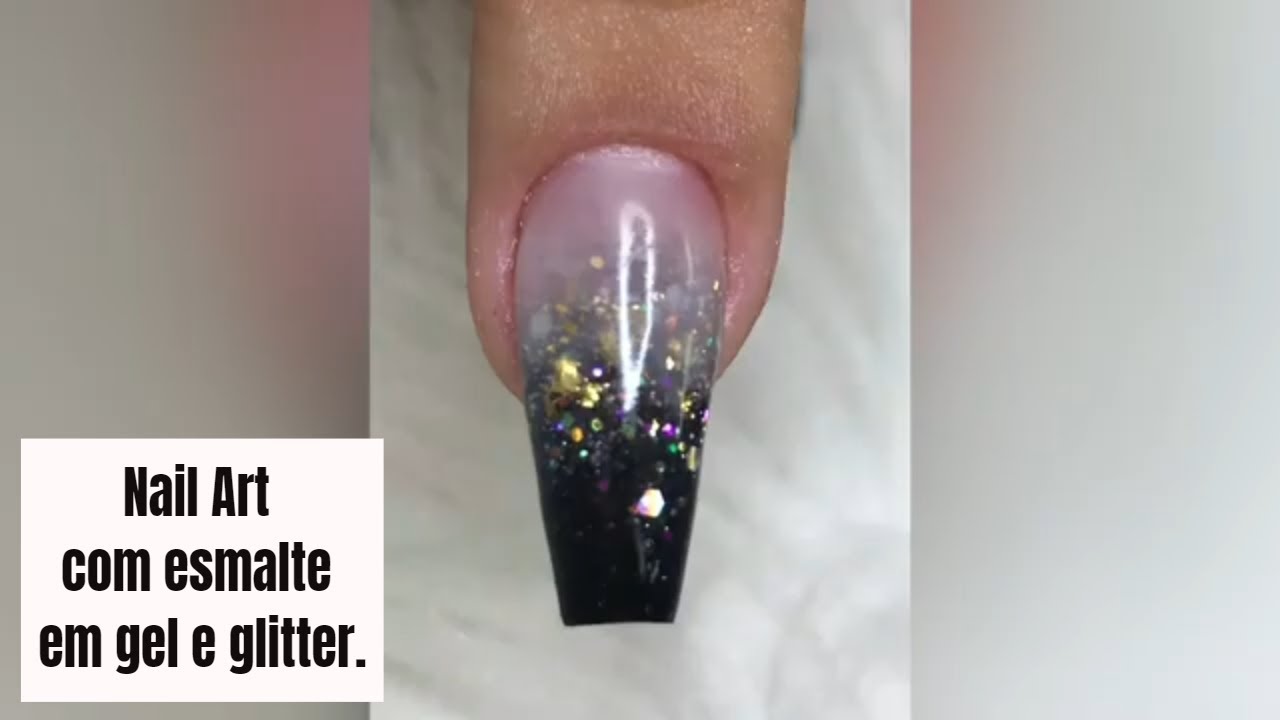 Watch Now Nail Art com esmalte em gel e glitter. Nail Art com esmalte em gel e glitter.