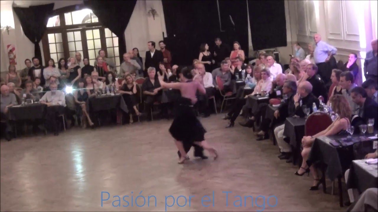 NATALIA PUCCIONI y FACUNDO BARRIONUEVO Bailando la Milonga ESTAMPA DE VARÓN en la MILONGUITA