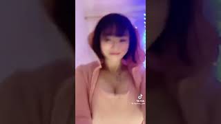 【tiktok】下から上へ【ティックトック】＃巨乳　#可愛い #tiktok #ティックトック