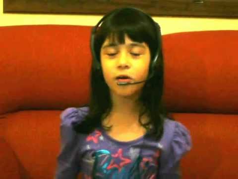 Isabella Avelar Cantando Austin & Ally: A Billion Hits