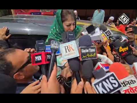 Forget past, look to future, #MehboobaMufti​ Kashmiri Pandits.  PDP president stresses on rehabilitation, cites contribution of Pandit doctors to Kashmir.