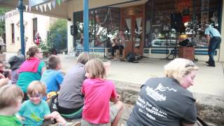 preview picture of video 'Yack Folk Festival 2015 - Richard Perso'