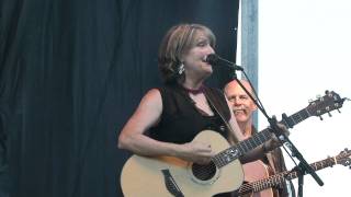 Kathy Mattea, &quot;18 Wheels and a Dozen Roses,&quot; Greyfox Bluegrass Festival 2010
