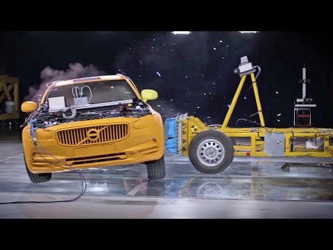 Volvo V90 Cross Country - Crash Test