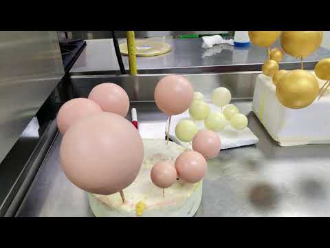 Modern Cake Design Idea