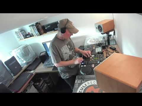 In the Garage - Episode 15 - Garage and House Mix