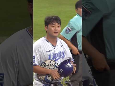 덕아웃지키다가 공받으러 나온 ◡̈  #삼성라이온즈 #김재성