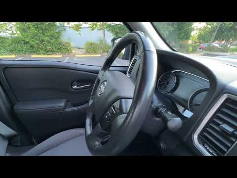 2022 Nissan Frontier interior RH