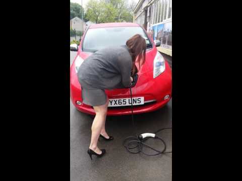 Charging a Nissan Leaf - Easy Peasy!