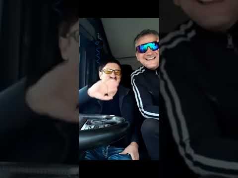 Шоуто на Дани Маг Папазов със Милко Калайджиев  Dani mag papazov i MILKO KALAYDZHIEV еба Тея Тигри 😂