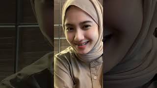 Download lagu Tiktok Hijab Cantik Imut Senyum Manis Part 45 #Shorts mp3 Download lagu Tiktok Hijab Cantik Imut Senyum Manis Part 45 #Shorts mp3