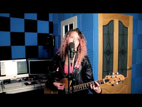 Emily Callacher Moonage Day Dream (  David Bowie Cover )