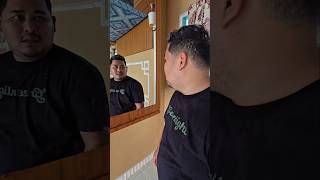 Download lagu Papa Adit, look what's that in the mirror #trendingshorts mp3 Download lagu Papa Adit, look what's that in the mirror #trendingshorts mp3