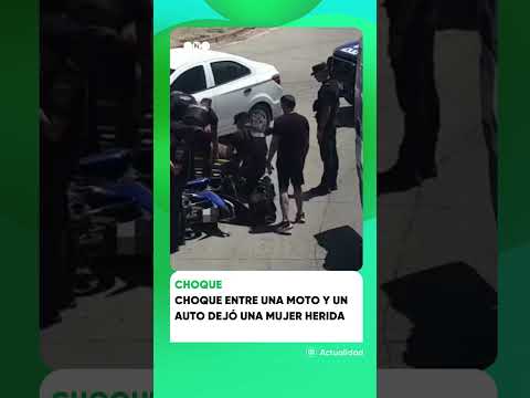 Choque entre un automóvil y una moto