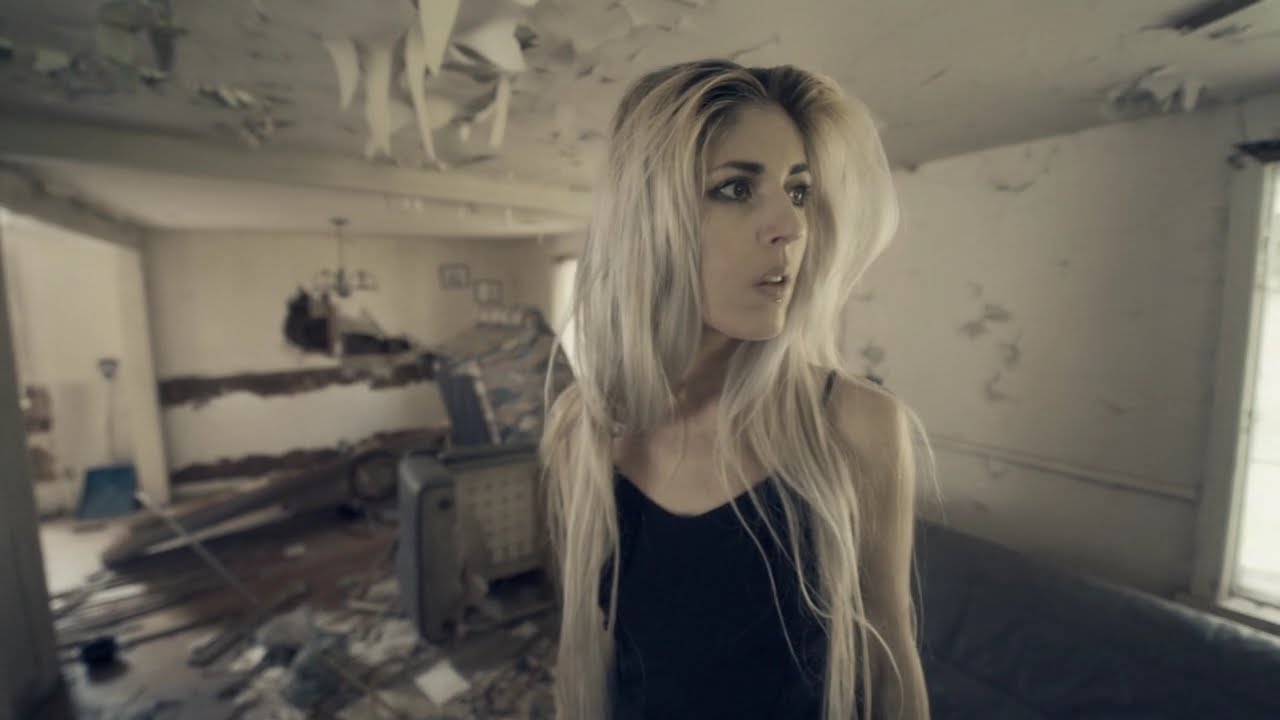 Julia Westlin — Borderline