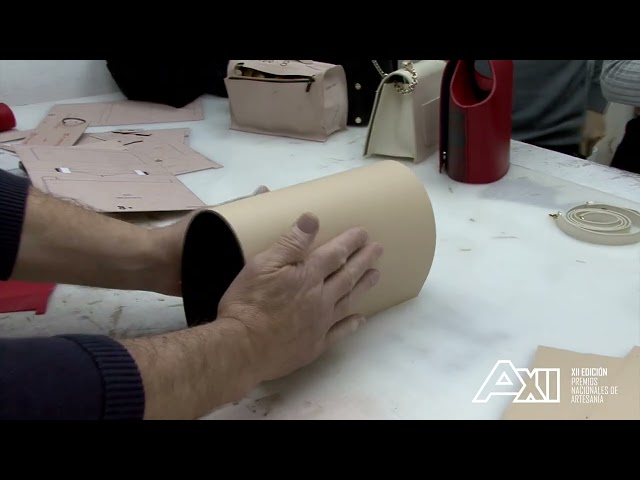 Vídeo relacionado con Paco Vega Bolso shopper fabricado en Ubrique con piel vacuno de primera calidad