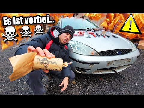 Wie viele Böller überlebt ein Auto 💥?! - Experiment (reupload)