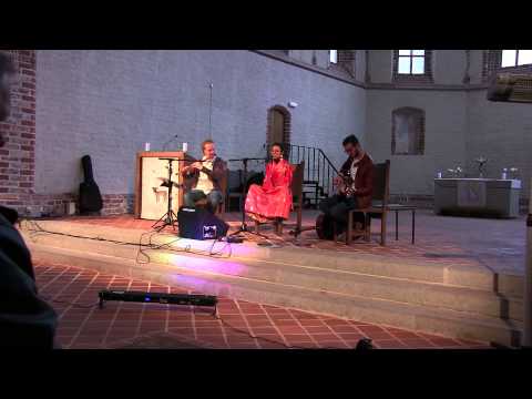 Drukmo Gyal - Green Tara Mantra