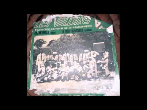 Orchestre Les Volcans - Aye Akamara (Audio)