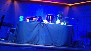 Gruff Rhys - Colonise The Moon, Live @ TAB Singapore 29-04-2011