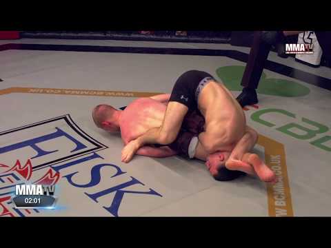 Krystoff Pawlaczek vs Robert Gluszek   BCMMA20 25th Nov 2017