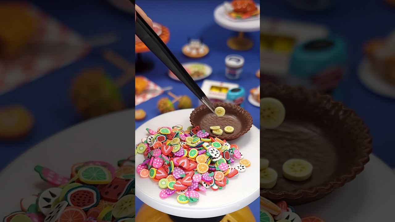 The Perfect Pie (taste-wise) In Miniature Form! #miniverse #pie #dessert