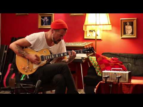 Ola Gustafsson plays Yamaha THR10