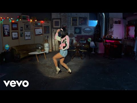 Khruangbin – White Gloves ii (Official Video)