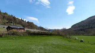 preview picture of video 'Cosy Snowdonia Log Cabin, near Betws y Coed'