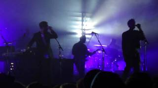 Massive Attack - Bulletproof Love (Intro) & Hartcliffe Star - Live in Paris (Zenith)