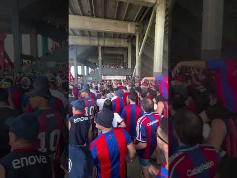 La hinchada previo al duelo vs San Martin de San Juan