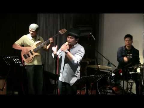 Tompi ft. Idang Rasjidi - One Note Samba @ Mostly Jazz II 08/10/11 [HD]