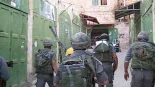 preview picture of video 'Confronting IDF soldiers in Hebron may 27th 2009'