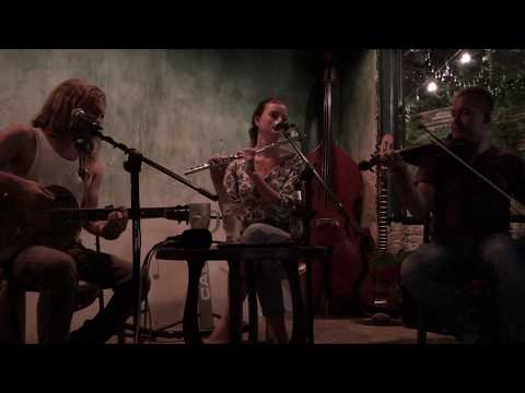 Raspy Ramon & the Swingers live at The green Room Pai : Blue Drag