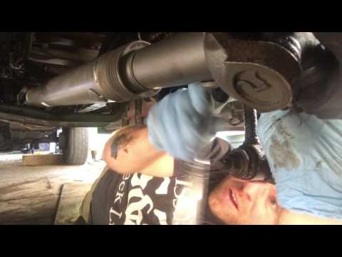 Installing Front Drive Shaft - 1999 F350 Powerstroke