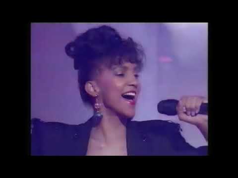 Rozalla "Everybody's Free" live! 1991!