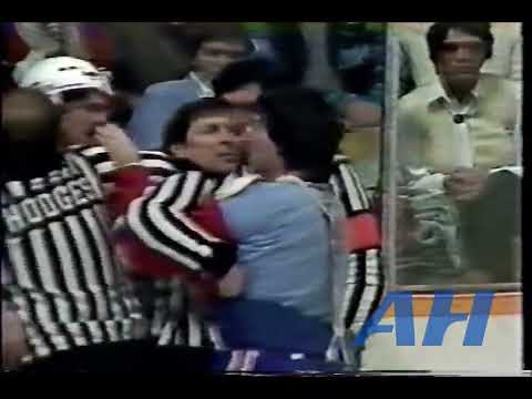 NHL Dec. 12, 1981 Rick Vaive,TOR v Guy Lapointe,MTL Toronto Maple Leafs Montreal Canadiens