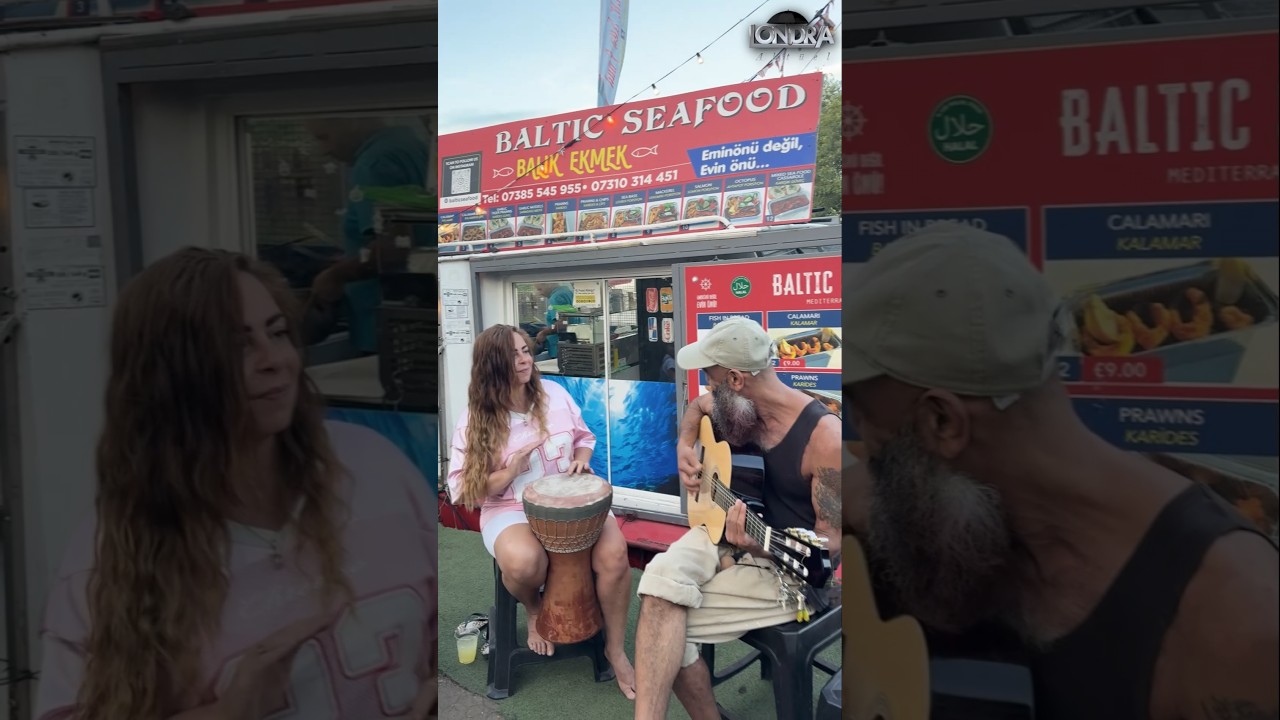 Londra'da Teknede Canlı Müzik Eşliğinde Balık Ekmek