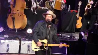 The Mavericks, Lucky One (Ryman)